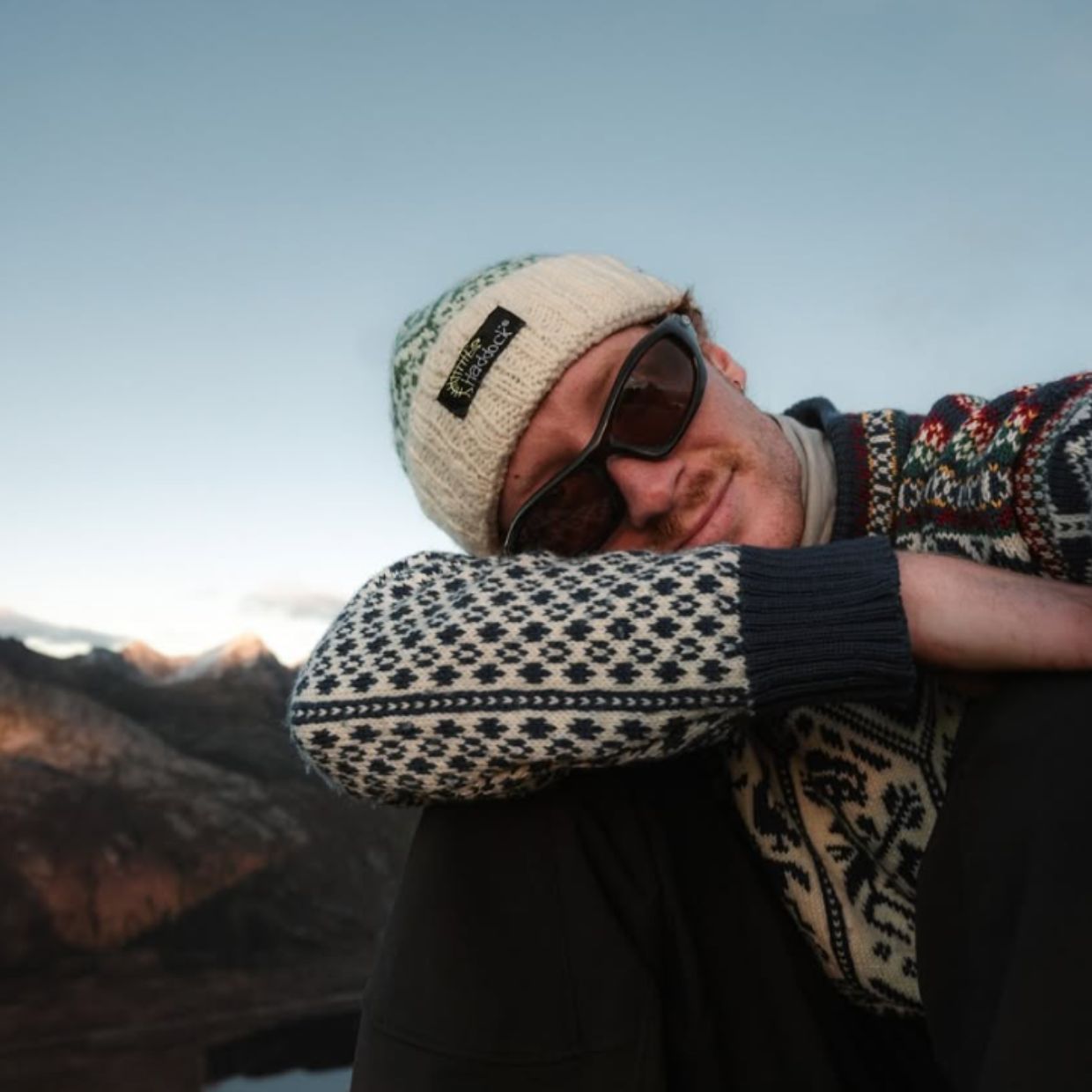 Ådne Birkeland med solbriller og OL genser fra Dale of Norway